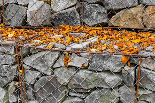 Quelles sont les étapes pour créer un mur de soutènement en gabions ?