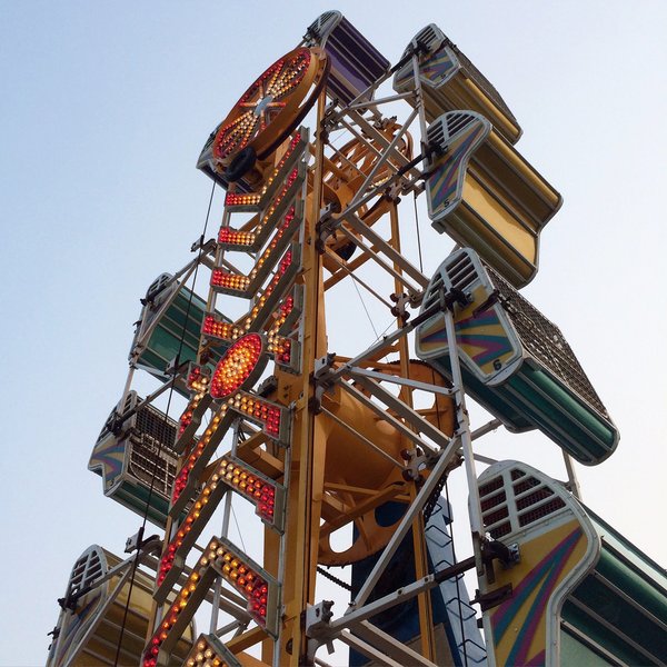 Quels sont les avantages des piscines avec des toboggans intégrés ?